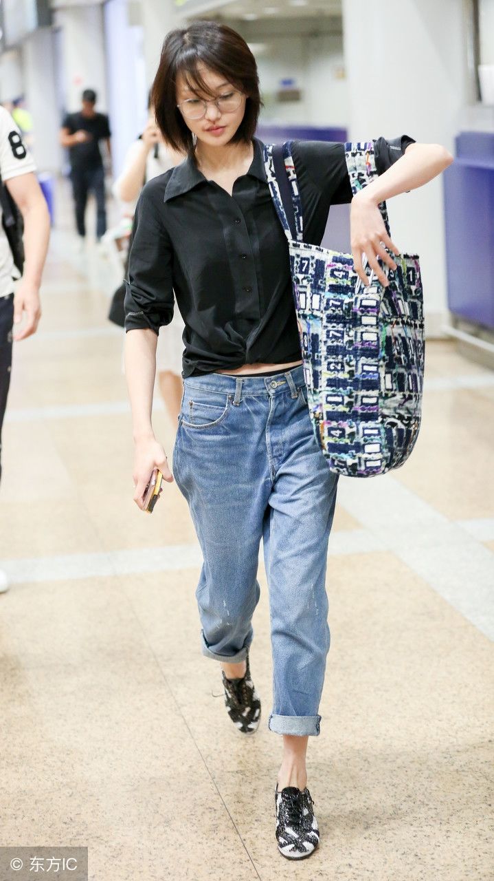 郑爽的黑色8月，黑料不断 郑父叫板造谣者:你尽管来，我们接着