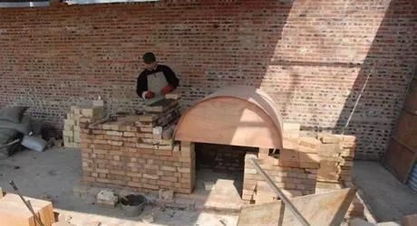 『小院』20多岁的年龄差距,却把一个破烂的农家小院变成了“桃花源”