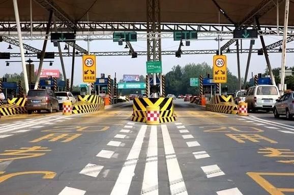 交警|免费“蹭”ETC是什么神操作？交警：拉入黑名单！罚款扣分