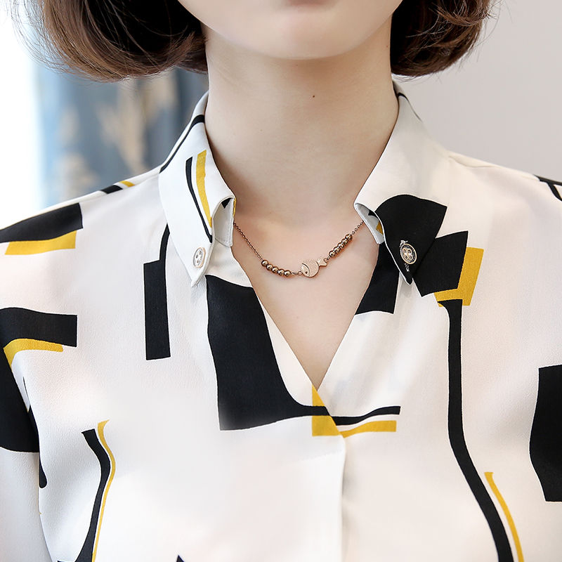 体态丰腴何愁穿不好?紧身打底衫穿上凹凸有型,标志玲珑身段洋气