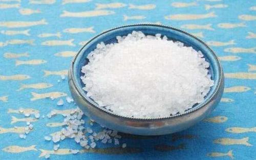 抿起下巴凸起的“小颗粒”和痘痘,究竟是什么?不除掉会很严重