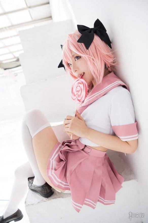 黑丝的诱惑把持不住！超会穿丝袜的樱花妹福利美腿照