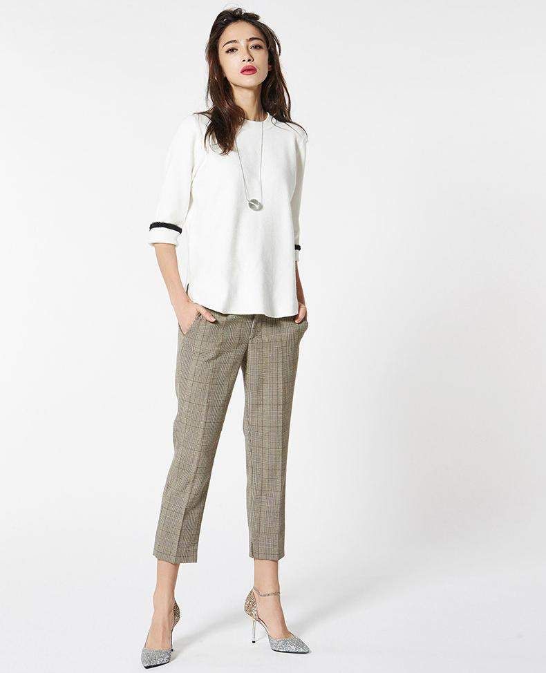 优雅尖头高跟鞋延伸美姿态，让双脚看起来纤瘦小巧