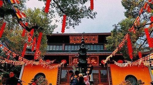 中国求姻缘最灵验的2大寺庙，拜过的人都结婚了，你想去哪个？