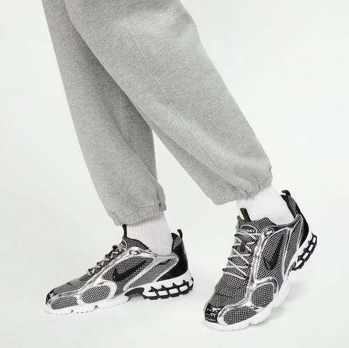  『单品』不只有复刻跑鞋：NIKE x STüSSY 简约运动休闲鞋服套装发布