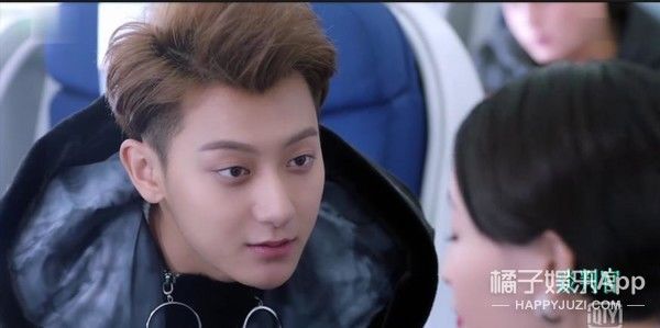 《谈判官》大概把钱都用在服化道和置景上了.