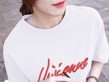 女人尽量不要T恤配短裤!太土，学下面女人这样穿，减龄又洋气