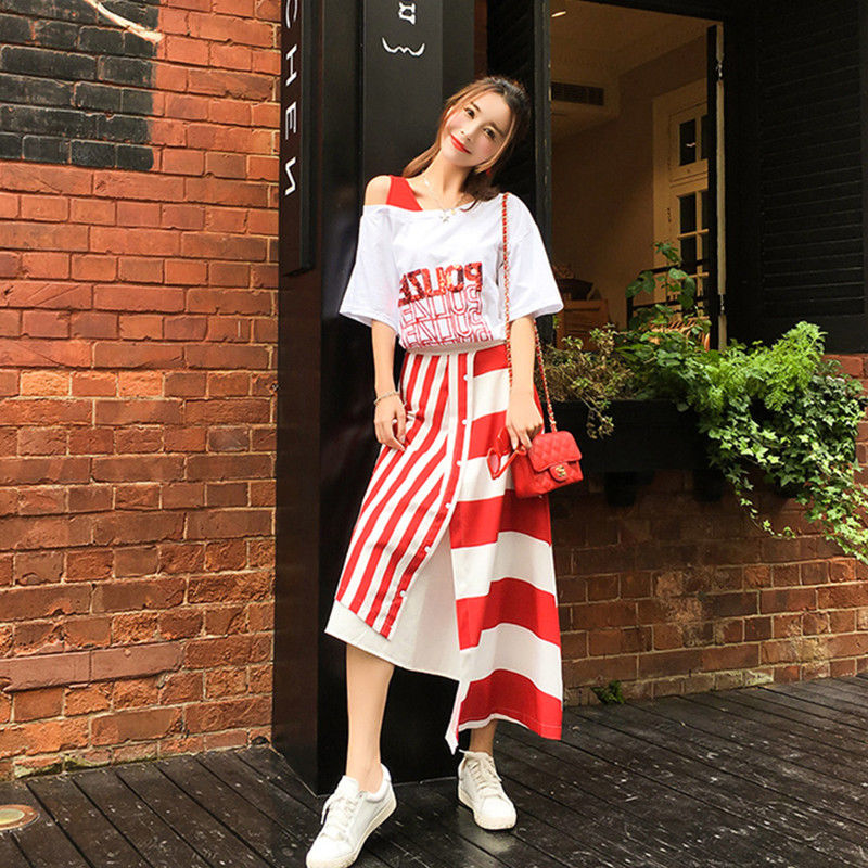 现在女人真会穿，直接穿个“隐形一字裙”不过确实漂亮