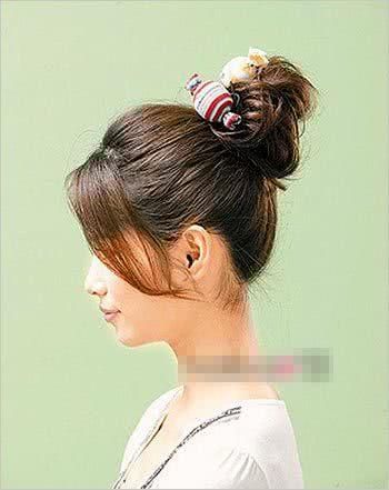 六种发型让你更有女人味，40岁的你让男人离不开你