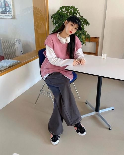 酷女孩@“无性别风”穿搭正流行,女生们穿的越来越酷了