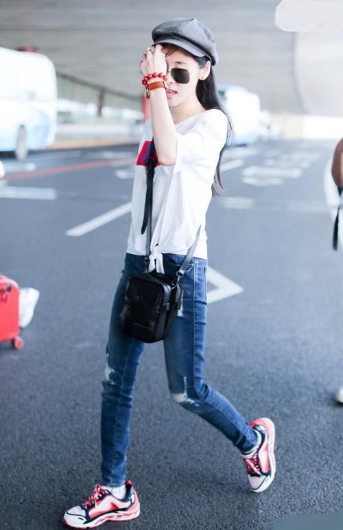 张碧晨穿的跟素人差不多,平时都是这么吸粉的?