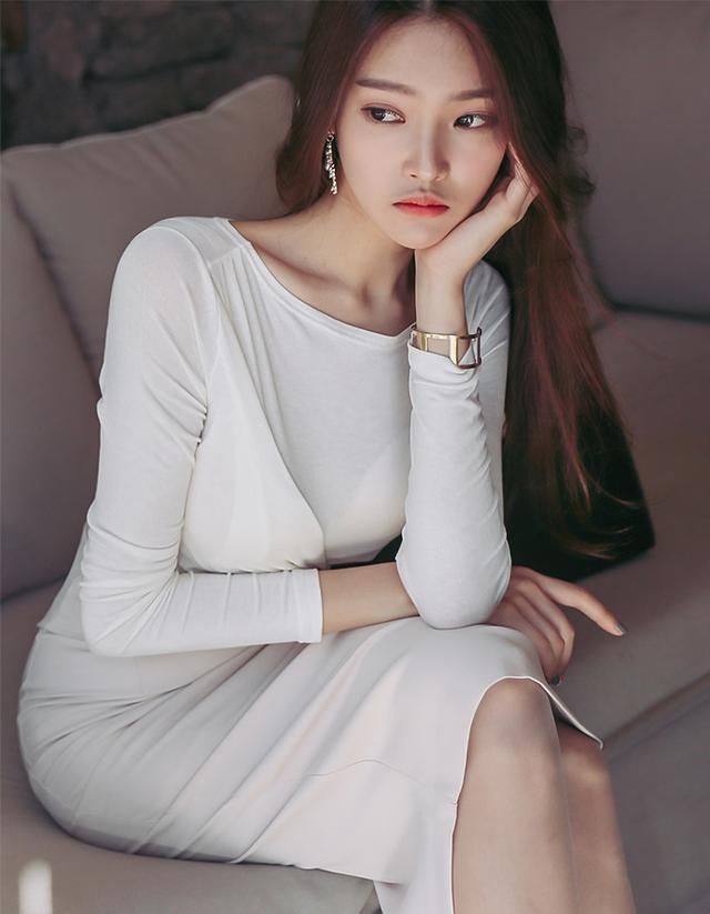 连衣裙美女花式秀身材，防“走光”设计，真心厉害