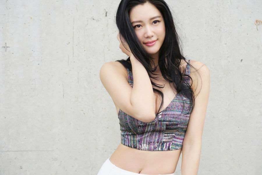 人家“亚洲第一美女”李成敏这才是真正的蚂蚁腰!