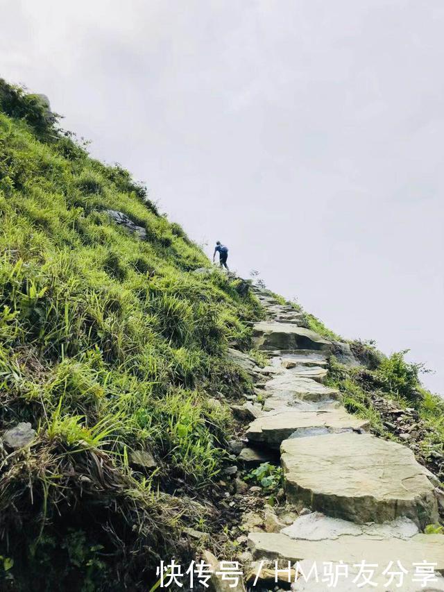 广东私藏着一座绝美的“小武功山”，赏最美山脊、草甸、千军峰林