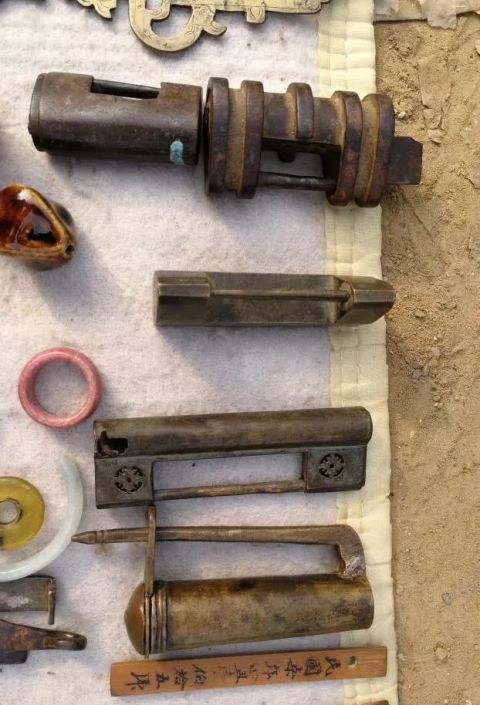  遵化■逛遵化古玩市场，发现宝贝