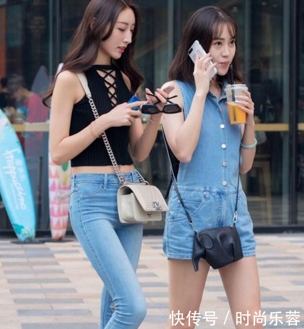 街拍：唯美细腻的女生时尚出街，网友：总想让人多看一眼