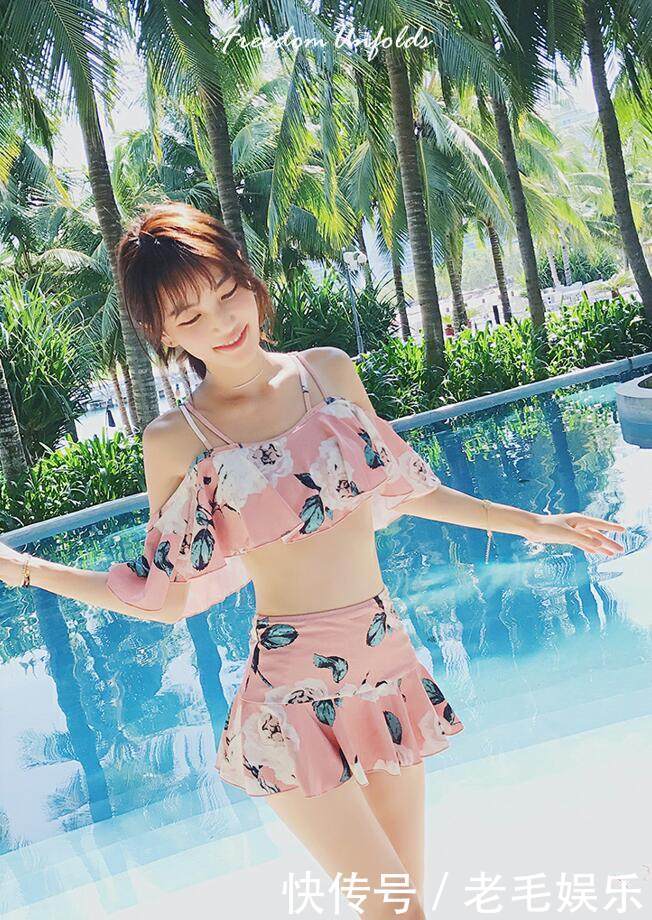 个性吊带的小姐姐, 青春活泼又迷人, 显现出元气少女的魅力!