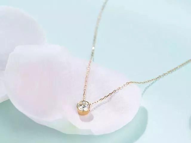 我摘下的星星变成了钻石，你戴上肯定特别美