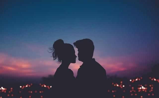 「make」原先make up不仅彩妆!它的别的含意你了解么