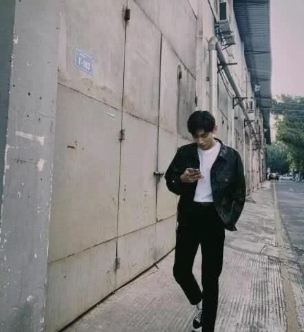  「短袖」挑选一件短袖的全能搭，处理你穿衣搭配上的全部苦恼