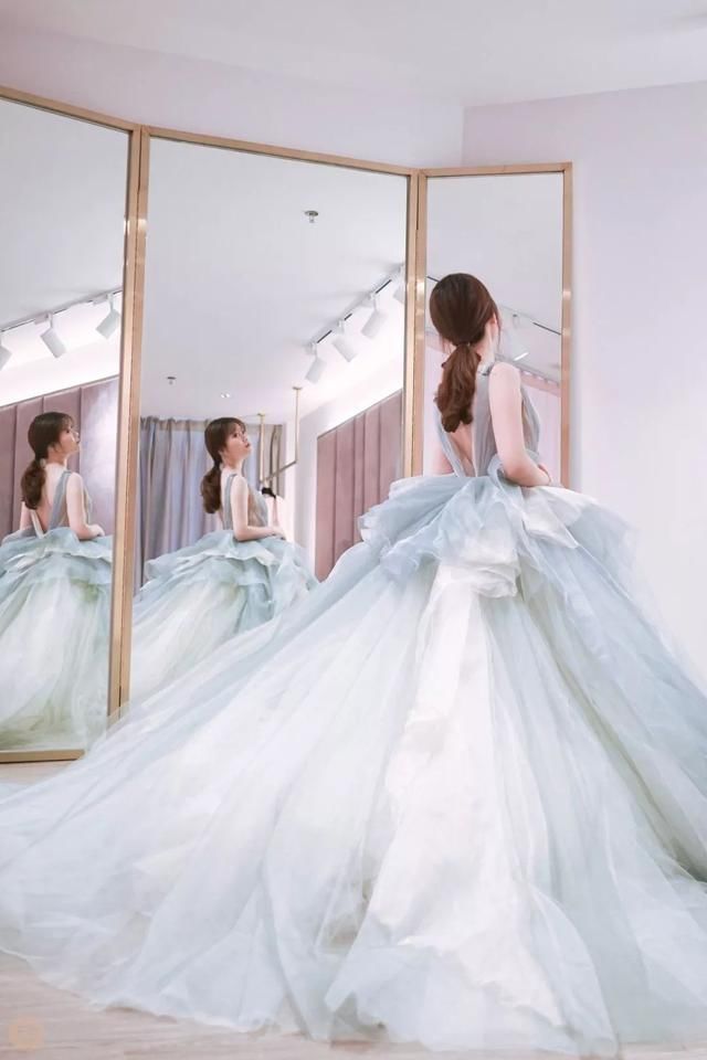 “我之前觉得婚礼离我太遥远了……”“然后呢？”