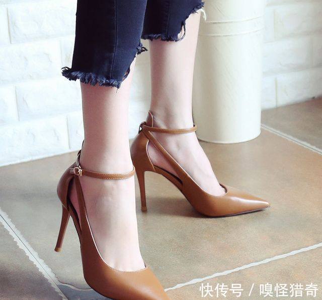 每个女人都应该有一双高跟鞋，自信打扮让男朋友离不开你