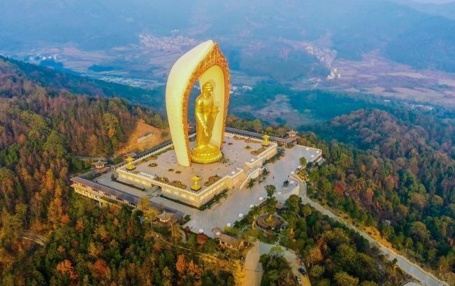  [大佛]东林大佛：造价花了10亿，全身镀金，全球第一高阿弥陀佛！