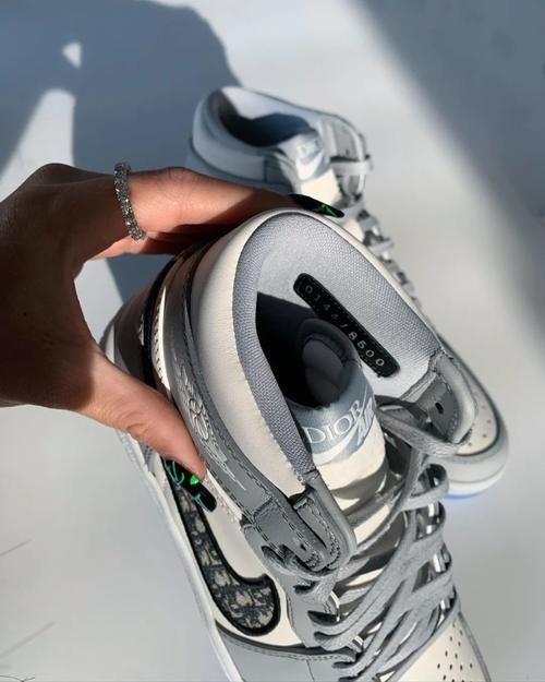 「联名」内部爆料Dior x AJ1联名本周将公布抽签,众星上脚,欧美要延期发售?