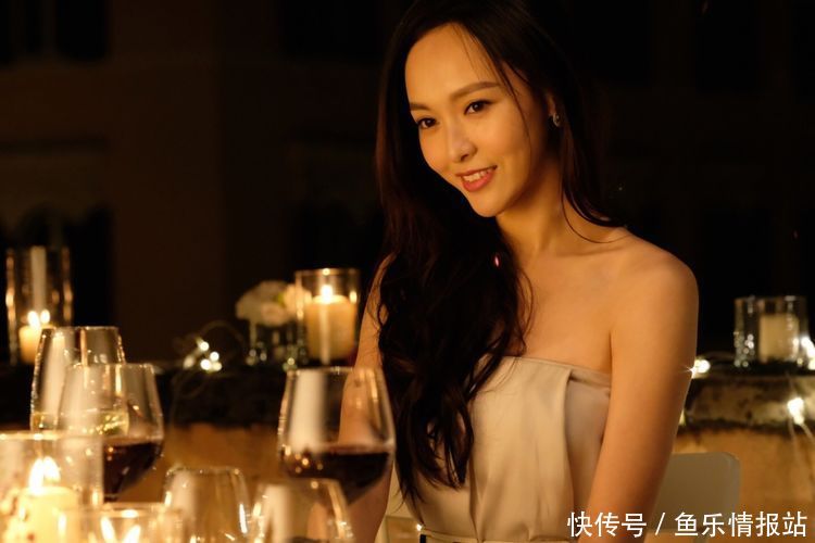 被唐嫣高清美照吓到了！穿半身裙坐地上，弯曲的腿都瘦成竹竿了！