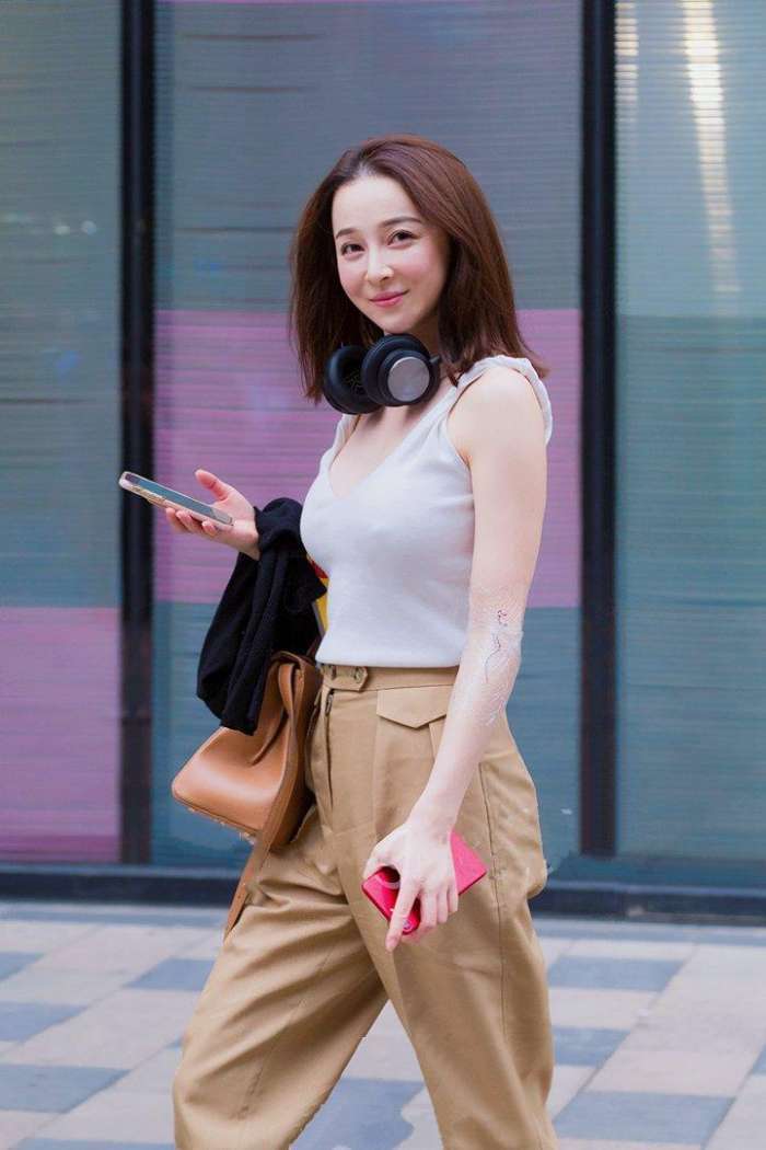 风韵时尚的女生最有魅力, 姣好身材, 充满浓浓的女人味