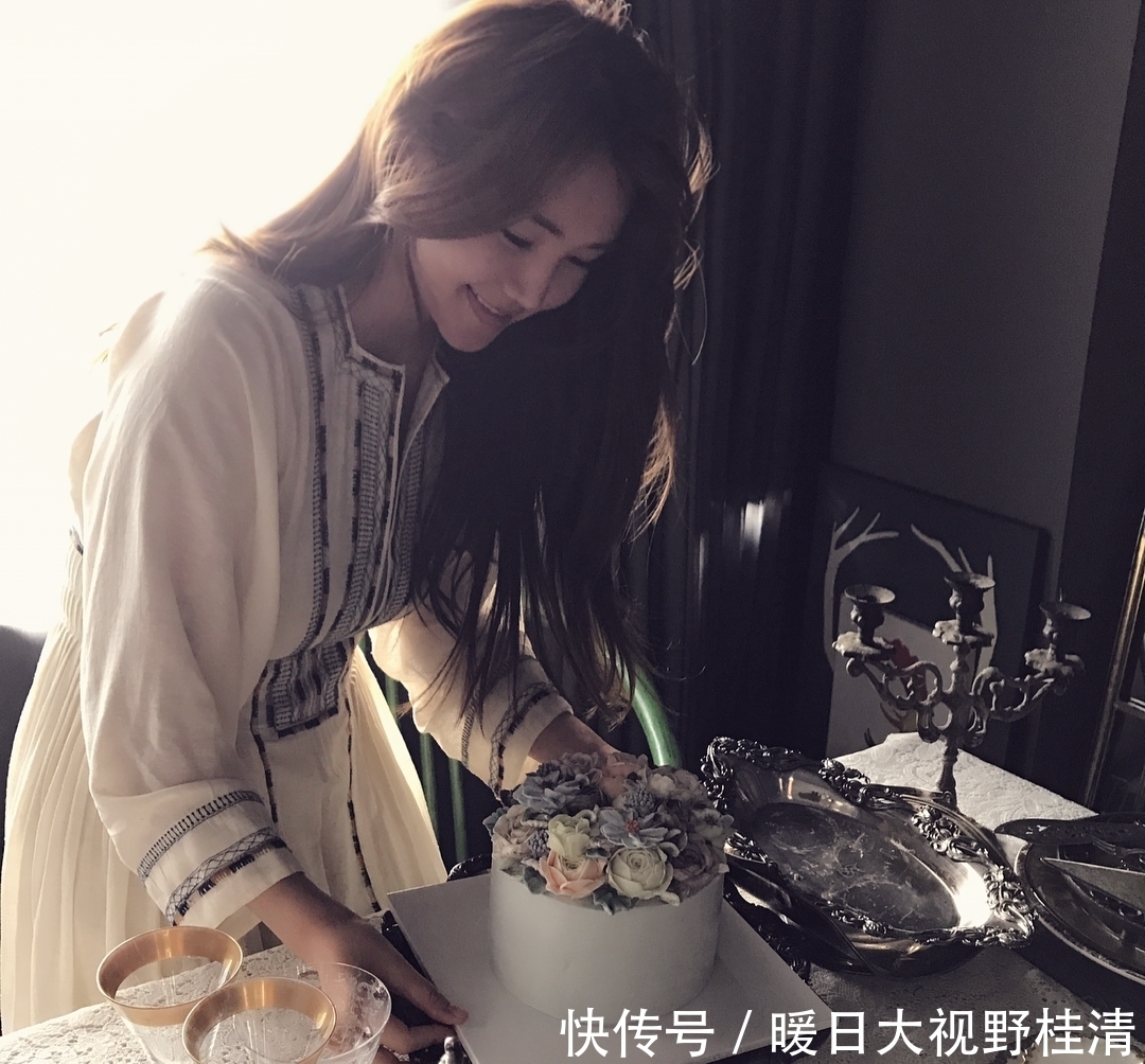  『制作』她做的鲜花蛋糕太撩人，看完后全世界都惊艳了