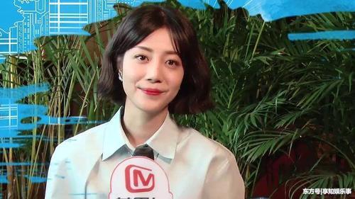 李溪苪腿和短发强甩路人，网友：她就是“腿精”！