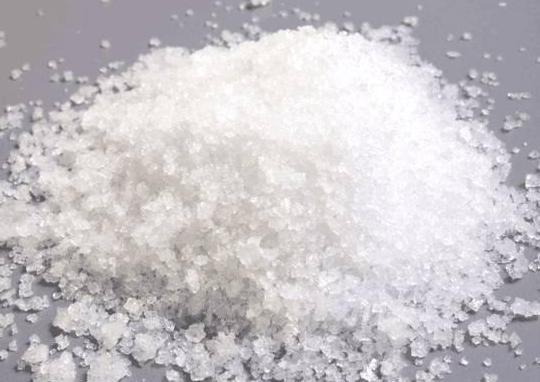 三伏天痘痘频发, 出现3个症状要警惕了, 毛孔可能被螨虫堵住了