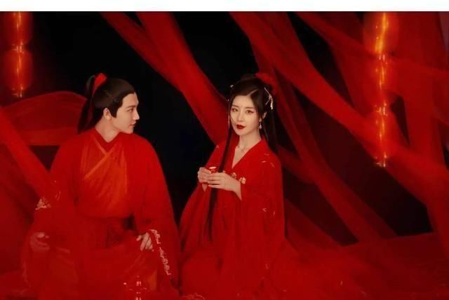  婚纱照@中式婚纱照服装这样搭配让你不落俗