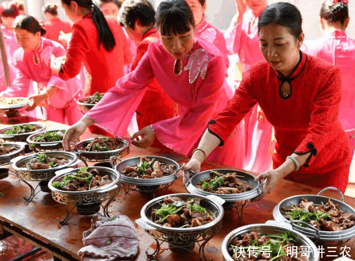  「宴席」乡下酒席也变了味，农民：份子钱越来越高，你吃消了吗