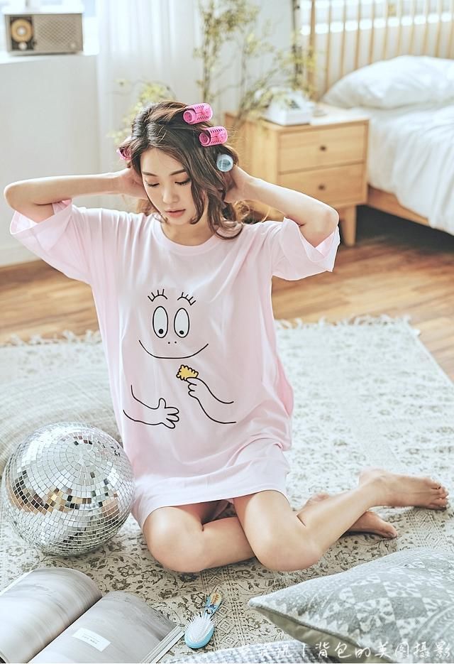 人像摄影：清新靓丽的服装，让小姐姐看上去更加清凉与性感