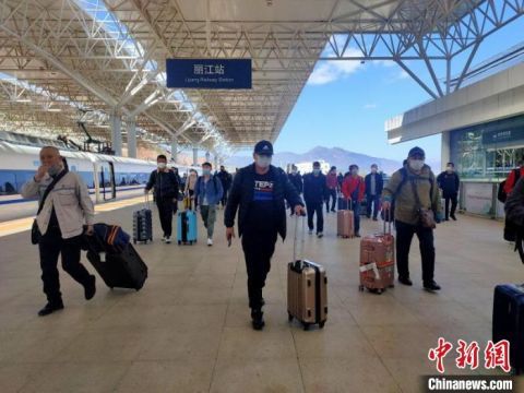  客流■云南铁路清明假期发送旅客31.8万人次