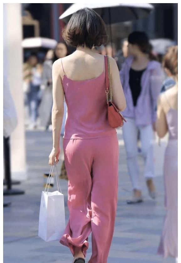  #气质#穿这双卡脚鞋神仙气质？越变越美的小姐姐怎么选择？