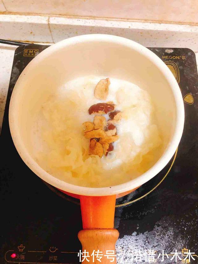 「没斑没」50岁的王阿姨没斑没皱纹,秘诀就是常吃“它”,可谓天然冻龄剂