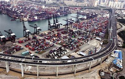  「反对」千亿港珠澳大桥建成，李嘉诚却因此损失巨大，他曾强烈