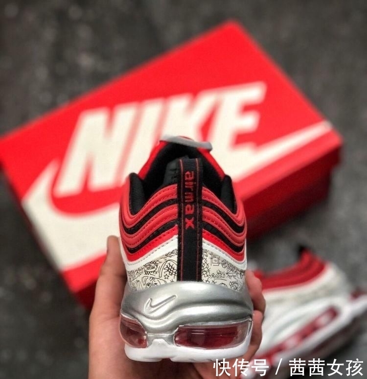  『竟然』塔图姆专属鞋款，竟然不是篮球鞋！耐克Air max97涂鸦印花开箱测评@