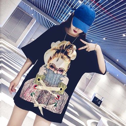 别土了,现在流行”下衣失踪“,迷人的美腿让人羡慕不已