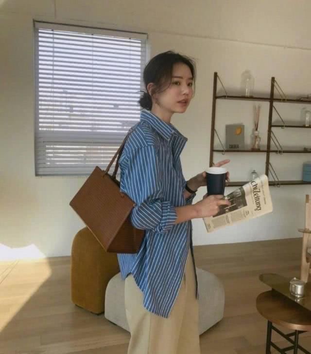  [能体现出女]出行穿衣搭配太呆板，时尚潮流漂亮小姐姐用休闲服装开展配搭，結果超好看