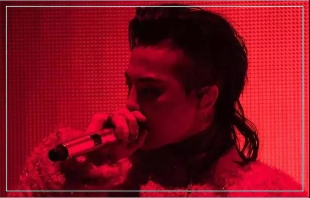 高圆圆清爽短发占据热搜榜，网友：剪了短发的高圆圆减龄又少女！