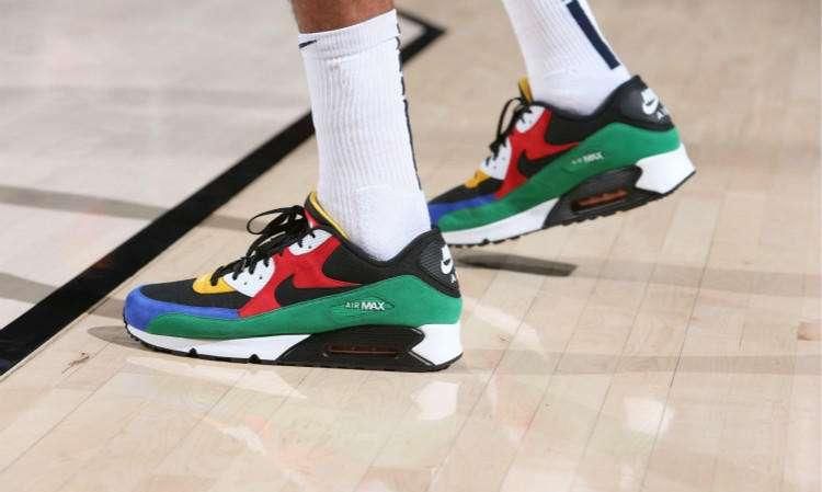  『Nike』塞弗罗萨独爱Nike Air Max 90，球迷：这鞋还能打球？