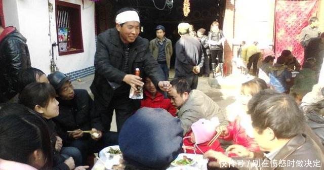 农村俗语“宅处两树中，家败损人丁”，什么意思，有道理吗