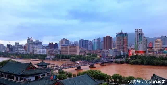 甘肃这2座城市被国家选中，定位为“高铁枢纽”，将要有大发展！