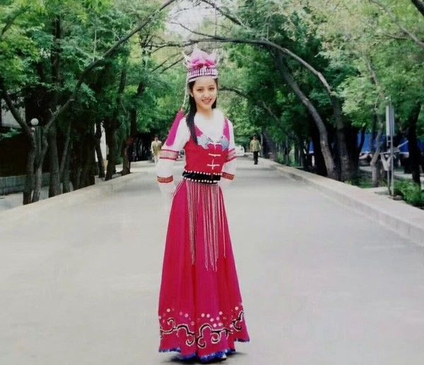 佟丽娅旧照曝光!原来她和大S一样曾经是黑肉底?连女明星遇上黝黑