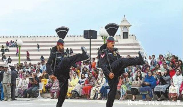 一言不合就“斗舞”，印巴边境上演另类“战斗”，脚真的不痛吗