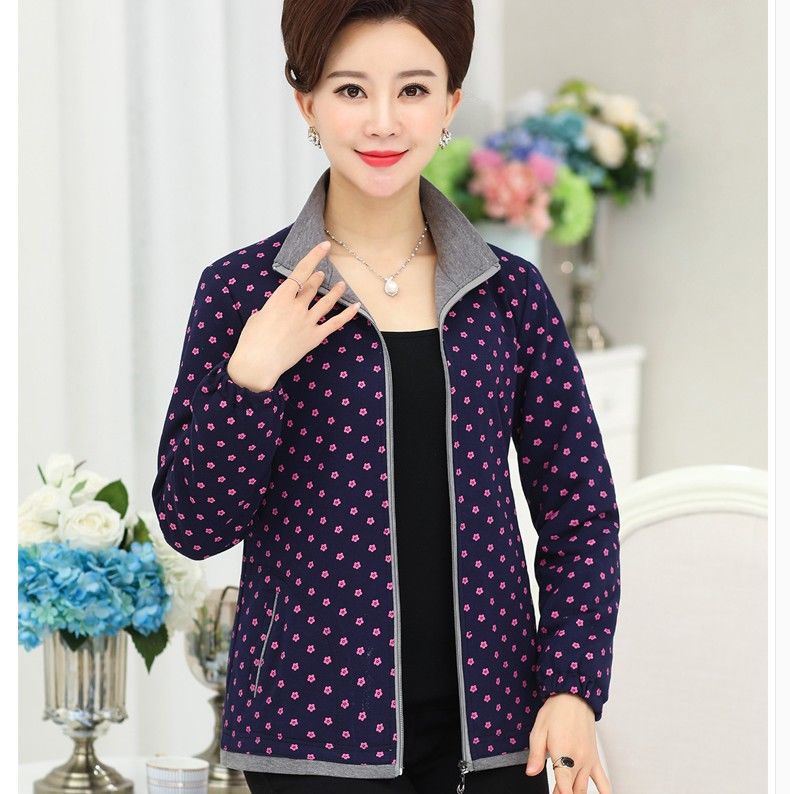 看完这些时髦的上衣，风衣妈妈都不想穿了，太洋气又减龄